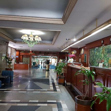 The Park Hotel Sukhumvit 7 Бангкок Екстер'єр фото