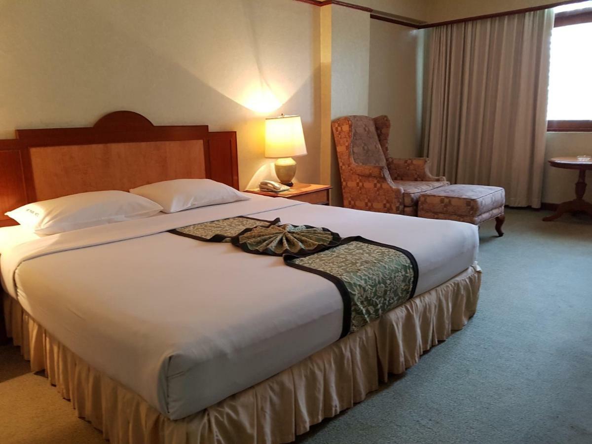 The Park Hotel Sukhumvit 7 Бангкок Екстер'єр фото