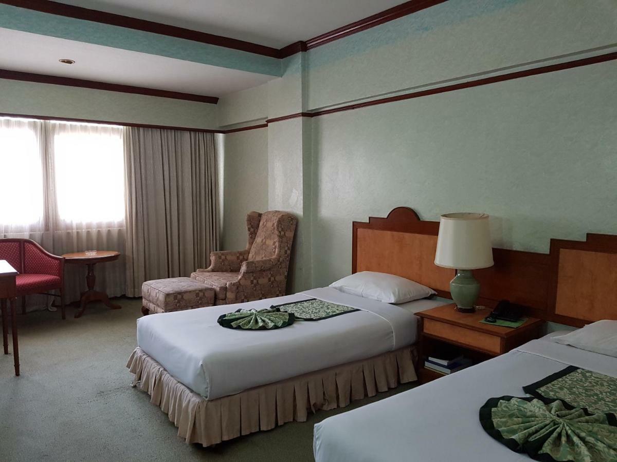 The Park Hotel Sukhumvit 7 Бангкок Екстер'єр фото